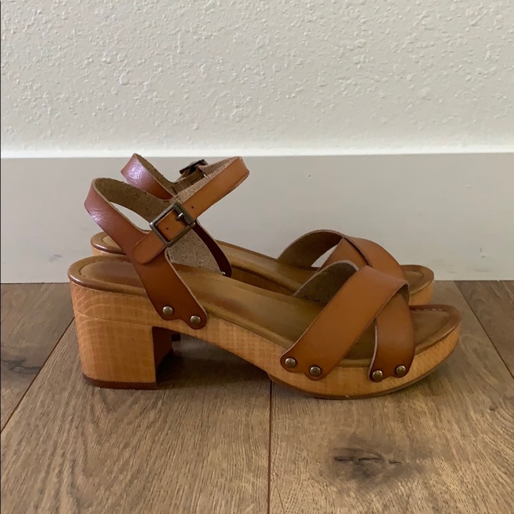 Clog heels